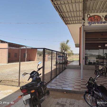 Hotel Purnima Palace Fatehpur  Eksteriør billede